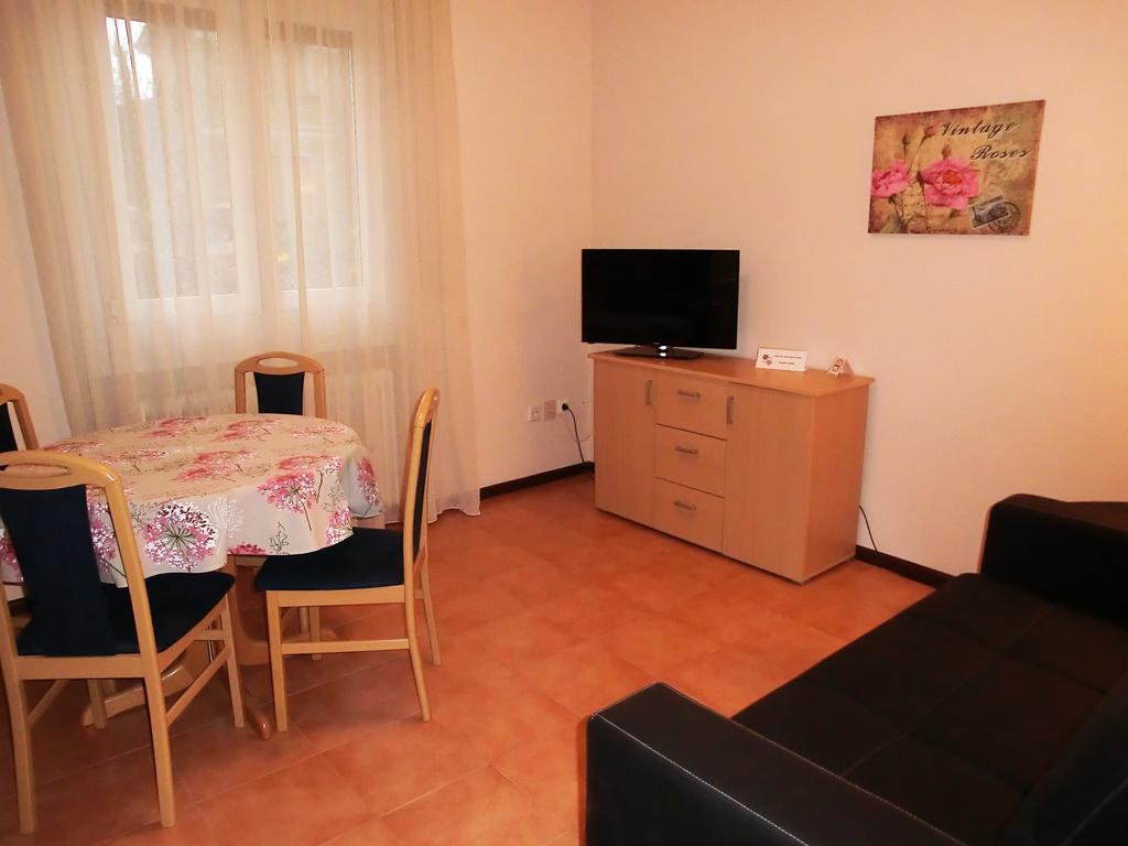 Le Rose Appartement Triëst Kamer foto